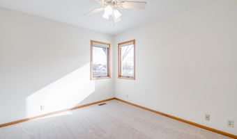 118 Chapel Dr, Andover, KS 67002