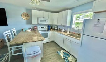 4024 Blue Jay St, Bay St. Louis, MS 39520