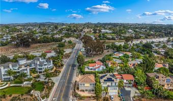 1107 Las Flores Dr, Carlsbad, CA 92008