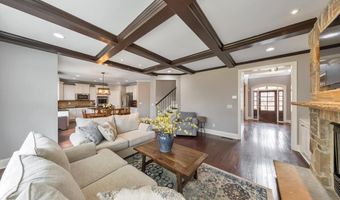 62 Applewood Ln, Acworth, GA 30101