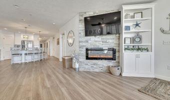 570 Linden Dr 104, Arnolds Park, IA 51331