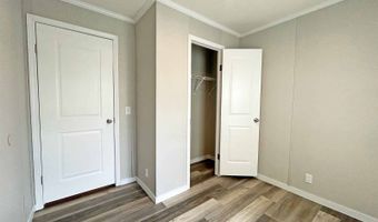 7055 Quarry Rd 8, Amherst, OH 44001