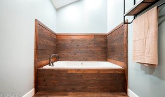 630 Peach Orchard Rd, Andersonville, TN 37705