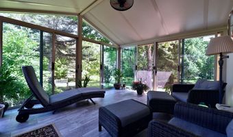625 McKay Rd, Amsterdam, NY 12010