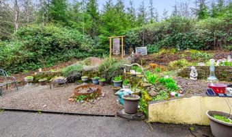 142 S QUADRANT St, Rockaway Beach, OR 97136