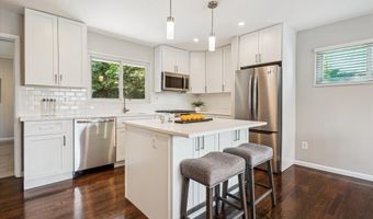 132 N GLADDEN St N, Alexandria, VA 22304