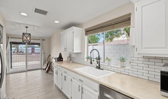 2104 N Pennington Dr, Chandler, AZ 85224