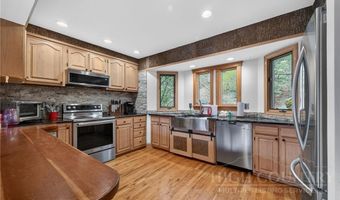 243 Ironwood Dr, Banner Elk, NC 28604