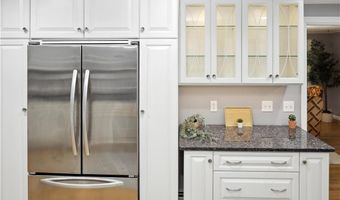 123 Stone Gate Dr, North Kingstown, RI 02852