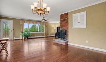 13 Governors Ln, Bethel, CT 06801