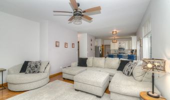 908 Mocking Bird Dr, Antioch, IL 60002