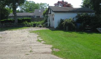 188 Greene Ln, Middletown, RI 02840