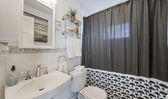 29 North Plz, Amity Harbor, NY 11701