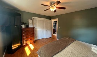 89 Woodlawn Dr, Batesville, IN 47006