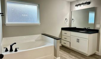 941 Sundance Ln, Bentonville, AR 72712