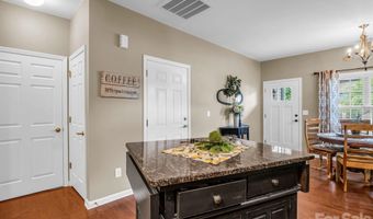 8 Mallard Run Dr, Arden, NC 28704