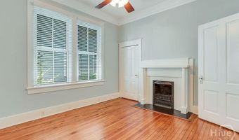 17 E 33rd St, Savannah, GA 31401