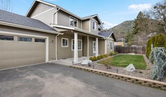 1307 2nd Ave, Gold Hill, OR 97525