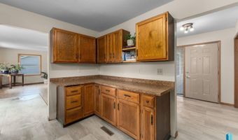 108 N Maple Ave, Brandon, SD 57005