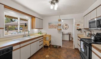 795 Twin Pines Cir, Ashland, OR 97520