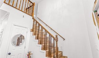 14 S Fairview St, Johnston, RI 02919