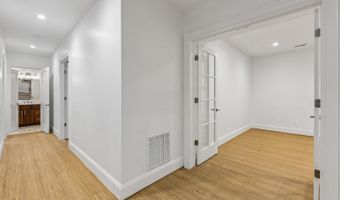 7926 BOLLING Dr, Alexandria, VA 22308