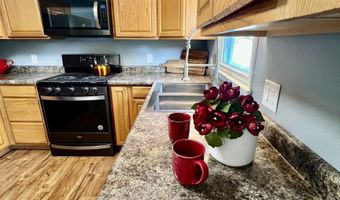 121 H Ave W, Albia, IA 52531