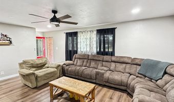 1504 S Country Club Cir, Carlsbad, NM 88220