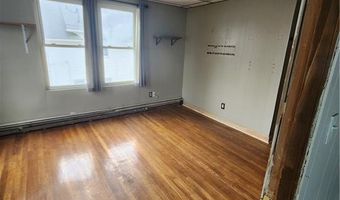 28 Mary Ave, East Providence, RI 02914