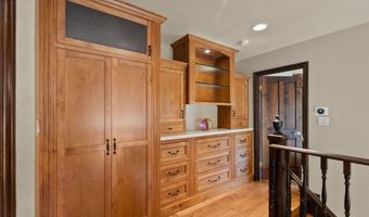 1561 Lookout Dr, Agoura Hills, CA 91301