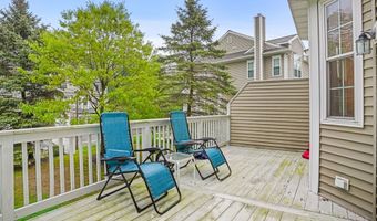 4 Cambridge Dr 4, Danbury, CT 06811