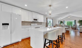 5 Sunset Ln A, Brentwood, NH 03833