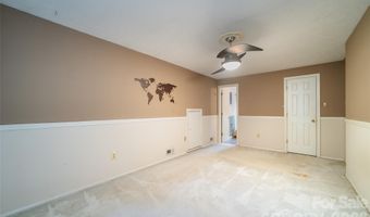 6 Hillview Cir, Asheville, NC 28805
