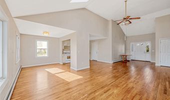 38 Berger Ave, Amityville, NY 11701