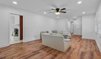 107 Barnett Dr, Bishopville, SC 29010