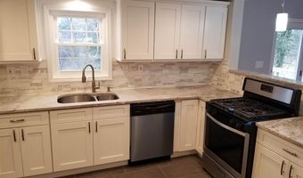 161 E Wyoming Ave, Absecon, NJ 08201