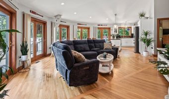 108 Pleasant Valley Rd, Amesbury, MA 01913
