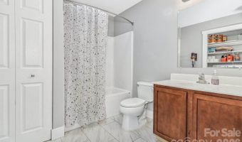 43 Pelzer St, Asheville, NC 28804
