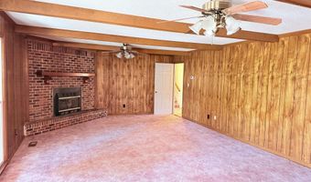 1975 Pine Lake Dr, Arab, AL 35016