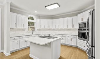 3425 Kingsland Cir, Berkeley Lake, GA 30096