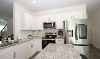 1179 Misty Creek Dr, Aberdeen, NC 28315