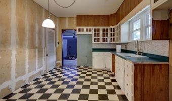 1643 Washington Ave, Baxter Springs, KS 66713