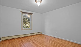 73 Penguin Ave, Warwick, RI 02818