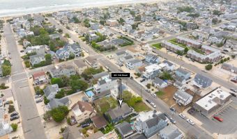 221 11th St, Beach Haven, NJ 08008