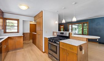 2619 Meadow Glen Rd, Ames, IA 50014
