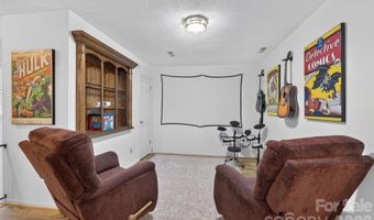 140 Raintree Rd, Advance, NC 27006