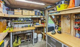 128 4th St, Apalachicola, FL 32320