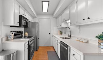 800 N HAWTHORNE Dr, Appleton, WI 54915
