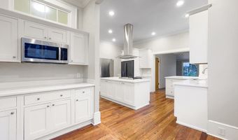 107 GREENVILLE St, Abbeville, SC 29620