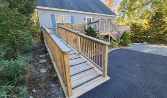 47 Skyline Pines Dr, Bar Harbor, ME 04609